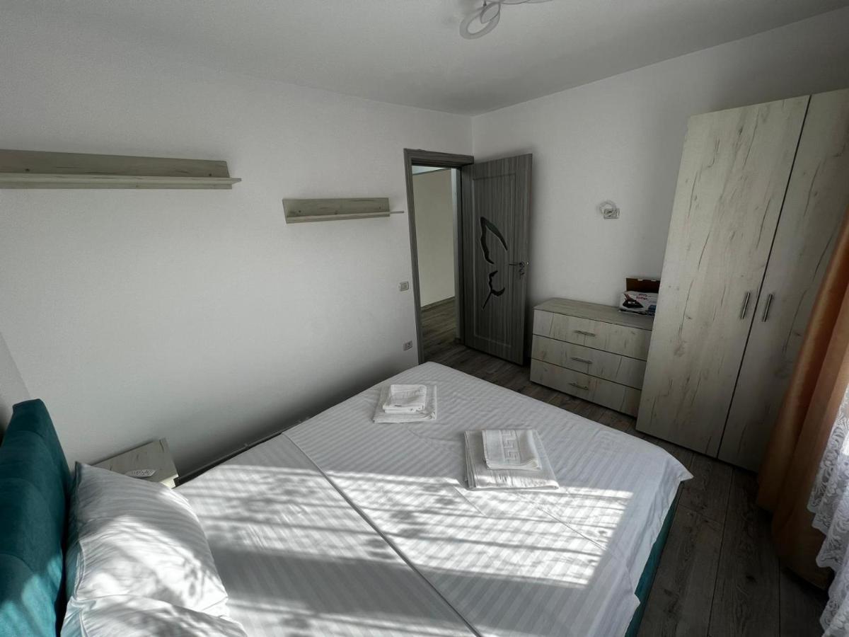 Cozy Urban Accommodation In Beautiful Suceava Exterior foto