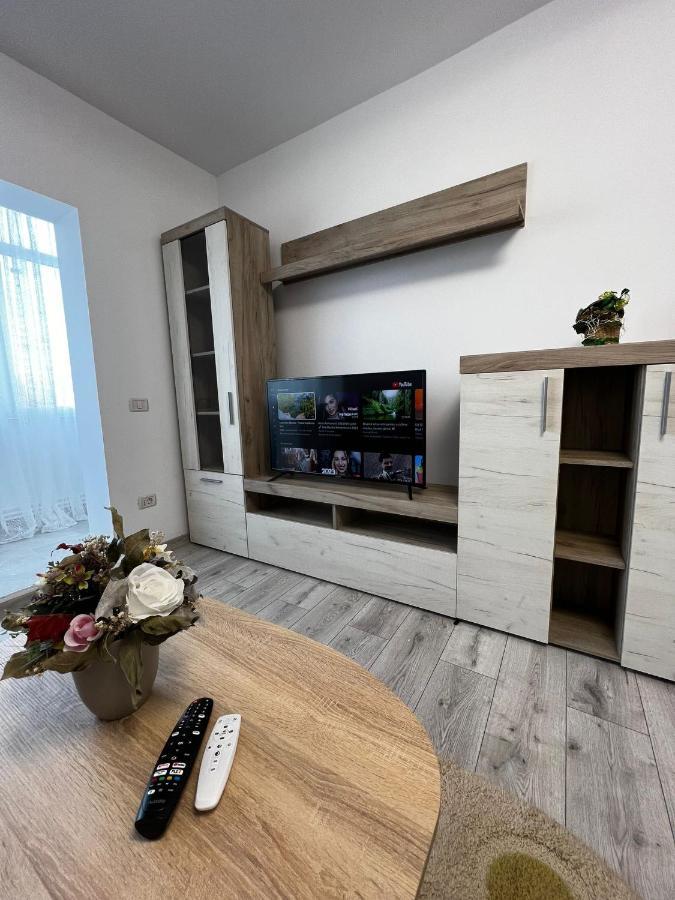 Cozy Urban Accommodation In Beautiful Suceava Exterior foto